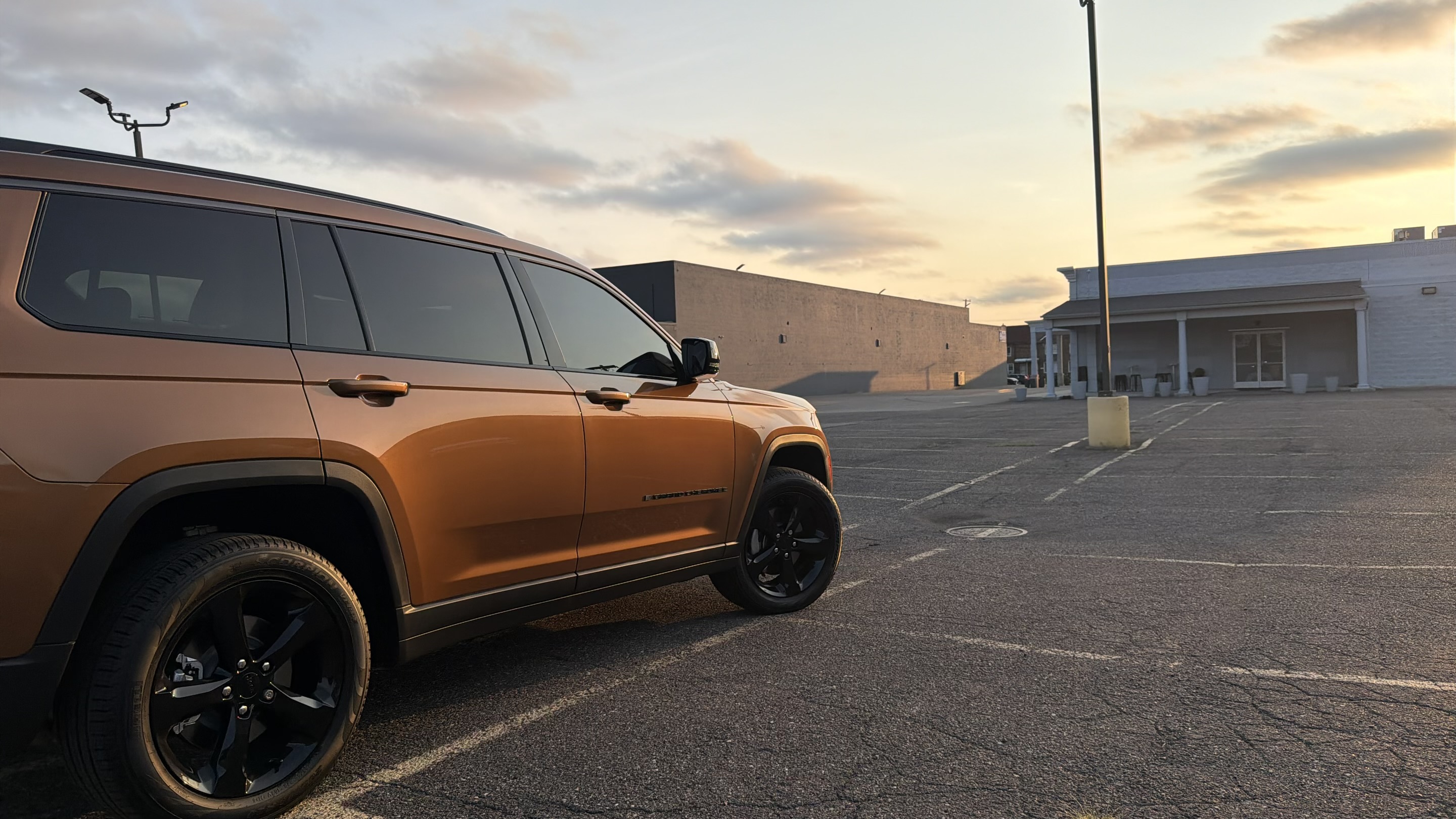 2026 Jeep Grand Cherokee L Limited — Close side profile