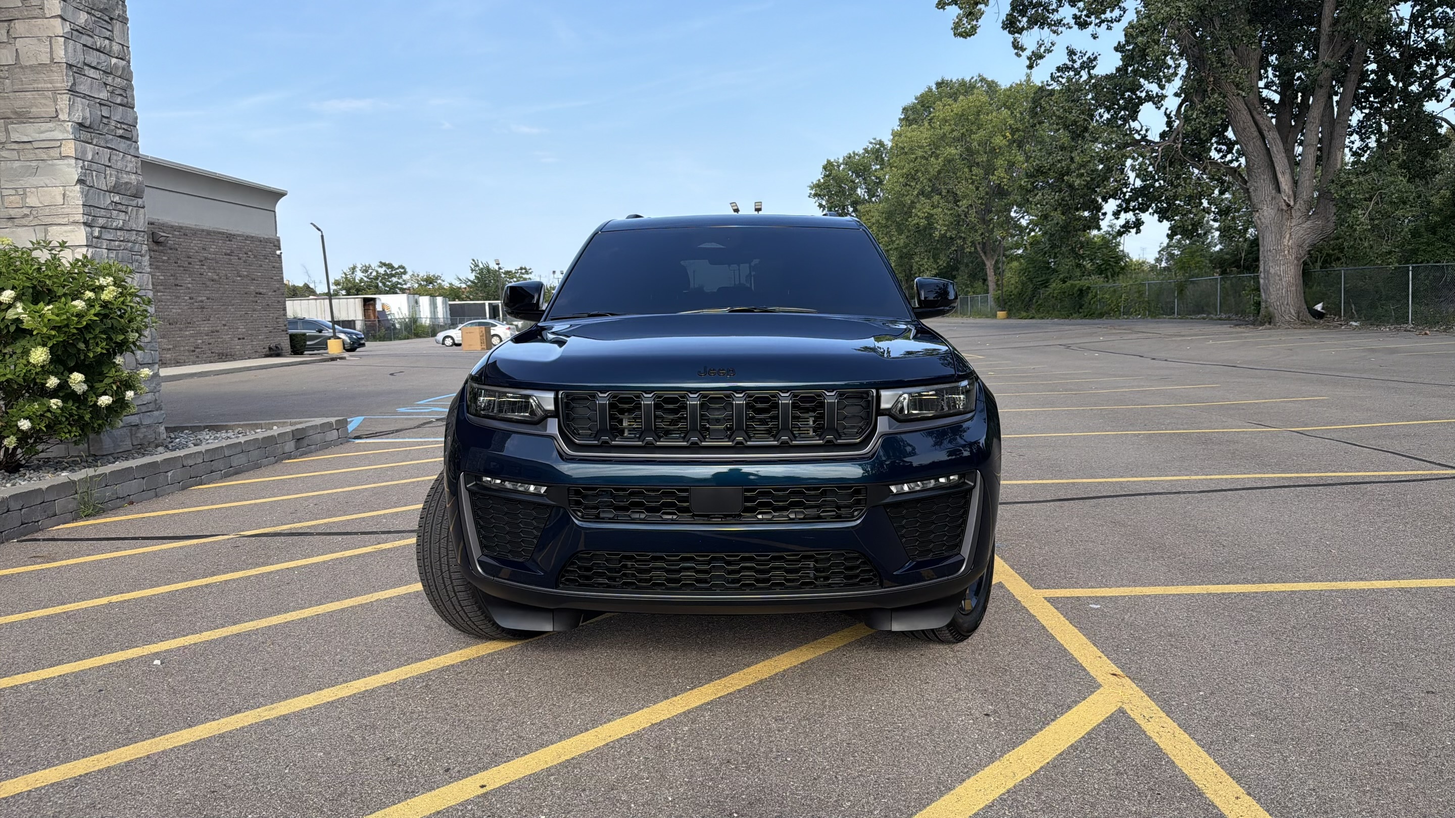 2026 Jeep Grand Cherokee Limited — Front view